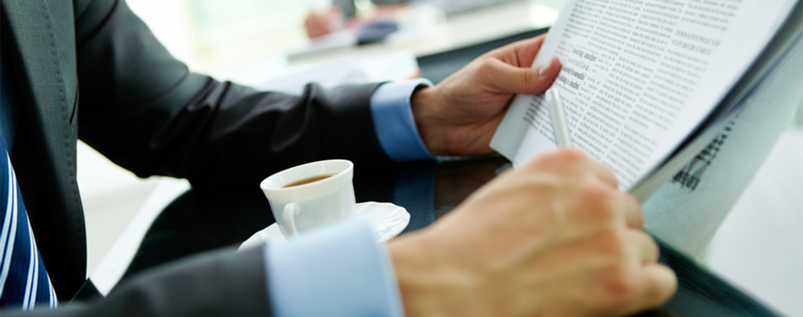 Should Independent agents integrate traditional advertising into their marketing strategy?